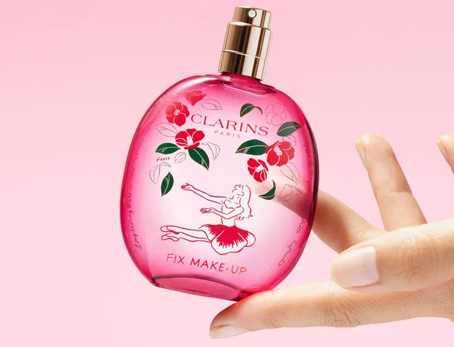 Makeup fixer with red camellia: how it works