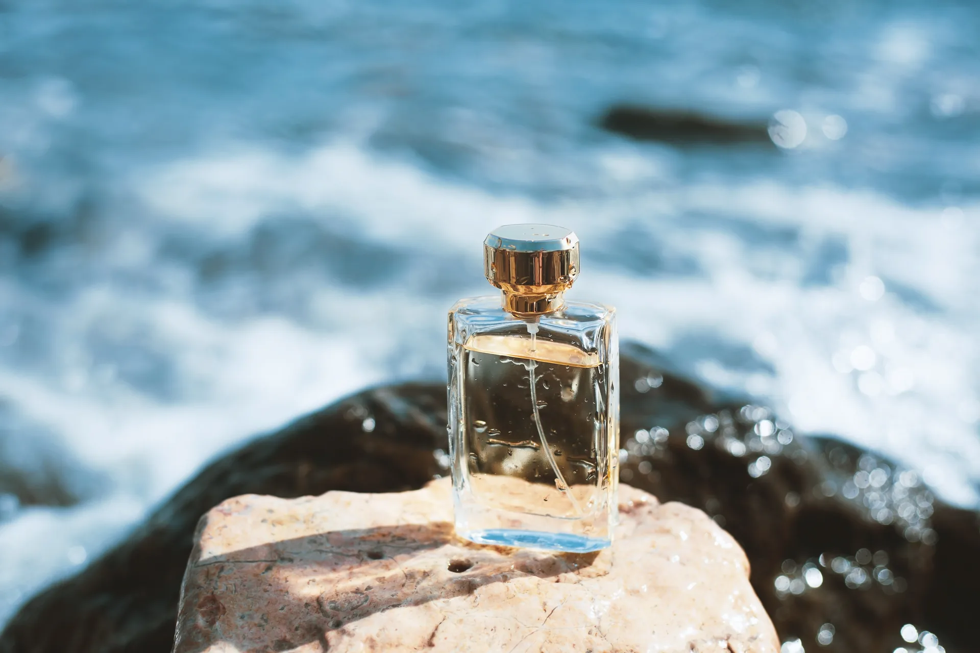 Perfumes for traveling by sea: ocean and beach fragrances