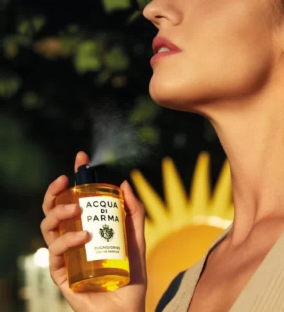香水瓶照片  Acqua di Parma