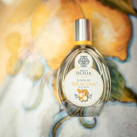 香水瓶照片  Aria di Sicilia