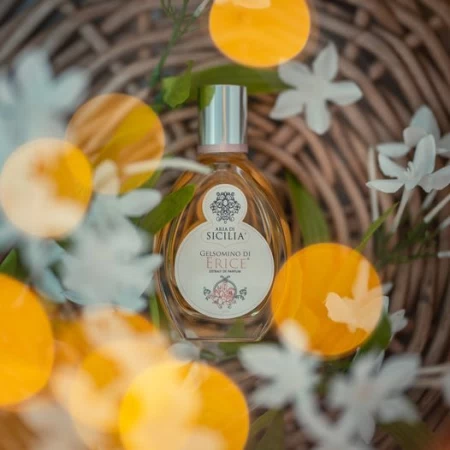 香水瓶照片  Aria di Sicilia