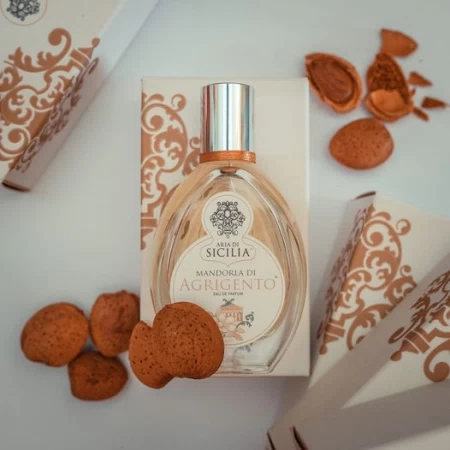 香水瓶照片  Aria di Sicilia