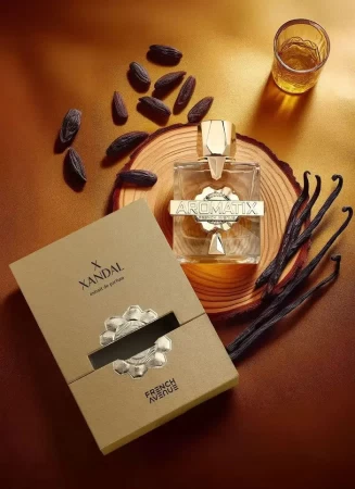 香水瓶照片  Aromatix X French Avenue