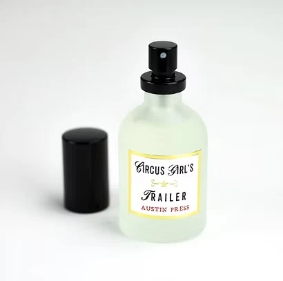 香水瓶照片  Atelier Austin Press