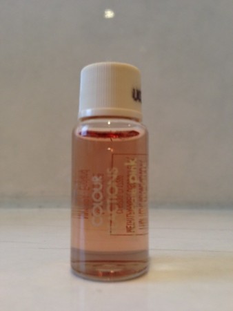 香水瓶照片  Avon