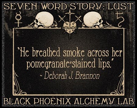 香水瓶照片  Black Phoenix Alchemy Lab