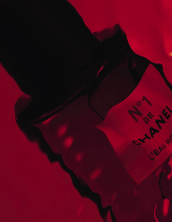 香水瓶照片  Chanel