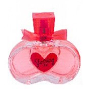 香水瓶照片  Christine Lavoisier Parfums
