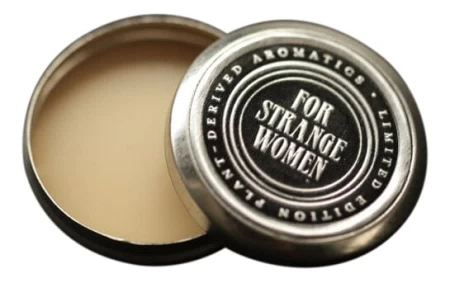 香水瓶照片  For Strange Women
