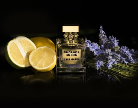 香水瓶照片  Fragrance du Bois