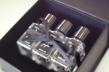 香水瓶照片  Frau Tonis Parfum