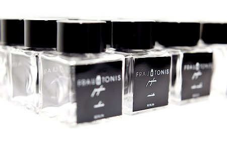 Bottle photo  Frau Tonis Parfum
