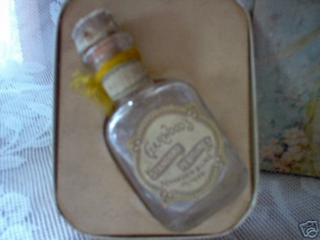 香水瓶照片  Garwood's Standard Perfumes
