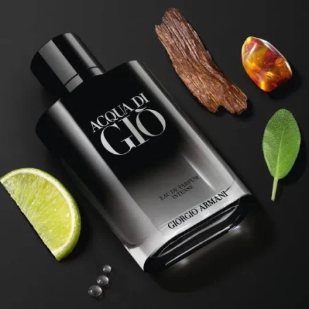 香水瓶照片  Giorgio Armani