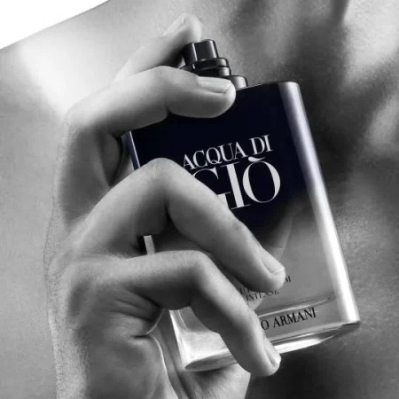 香水瓶照片  Giorgio Armani