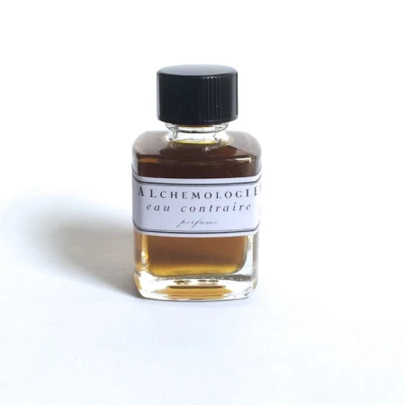 香水瓶照片  Herbal Alchemy / Alchemologie