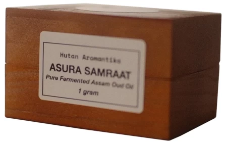 香水瓶照片  Hutan Aromantika