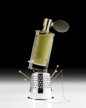 香水瓶照片  Jean Paul Gaultier
