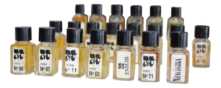 香水瓶照片  Julian Jill / Parfums Jill