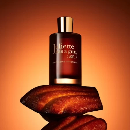 香水瓶照片  Juliette Has A Gun