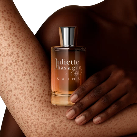 香水瓶照片  Juliette Has A Gun