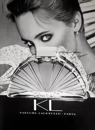 香水瓶照片  Karl Lagerfeld