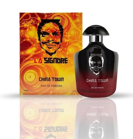 香水瓶照片  La Signore The Fragrance