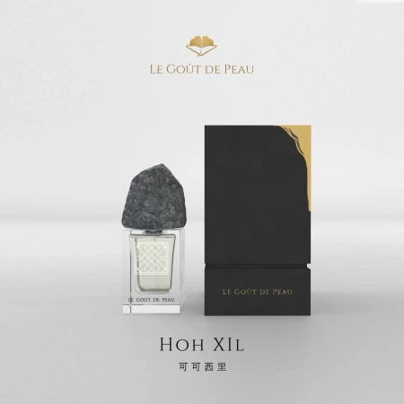 香水瓶照片  Le Goût De Peau