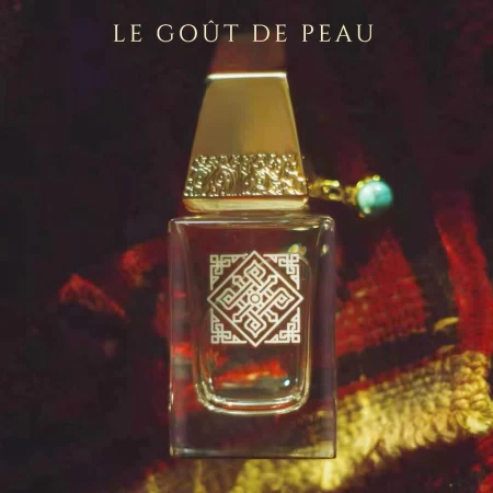 香水瓶照片  Le Goût De Peau