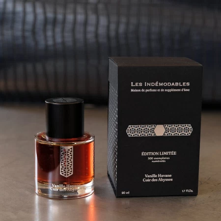 香水瓶照片  Les Indemodables