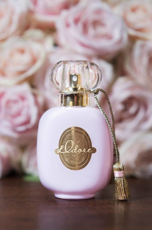 香水瓶照片  Les Parfums de Rosine