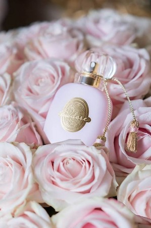 香水瓶照片  Les Parfums de Rosine