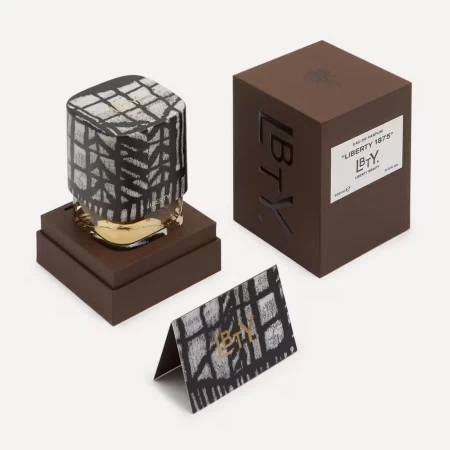 香水瓶照片  Liberty London