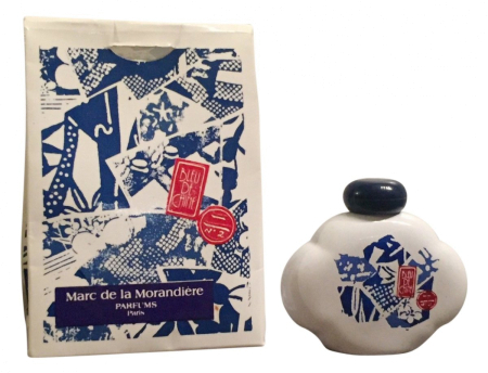 香水瓶照片  Marc de la Morandiere
