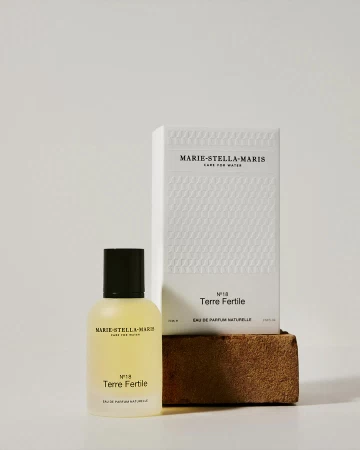 香水瓶照片  Marie Stella Maris