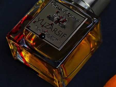 香水瓶照片  Merih Fragrance