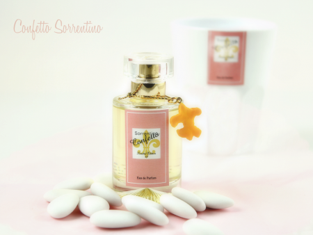香水瓶照片  Parfums Bombay 1950