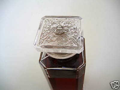 香水瓶照片  Richard Hudnut