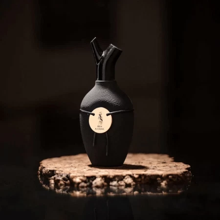 香水瓶照片  Scents of Wood
