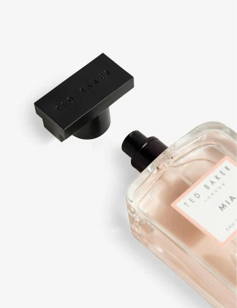 香水瓶照片  Ted Baker