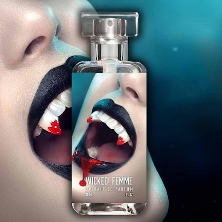 香水瓶照片  The Dua Brand