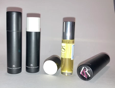 香水瓶照片  The Perfume & Skincare Company