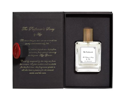 香水瓶照片  The Perfumer`s Story by Azzi