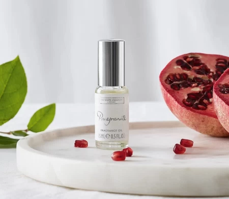 香水瓶照片  The White Company
