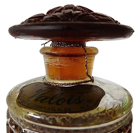 香水瓶照片  Valois / Parfums Valois
