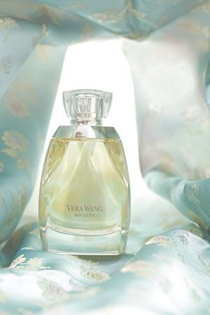 Bottle photo Vera Wang Bouquet