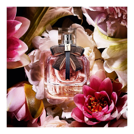香水瓶照片  Yves Saint Laurent