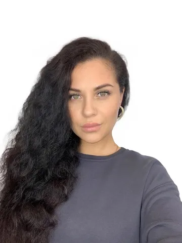 Inna Debirova